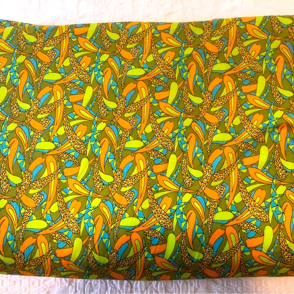 Cutest Vintage Medium Weight Small Blanket